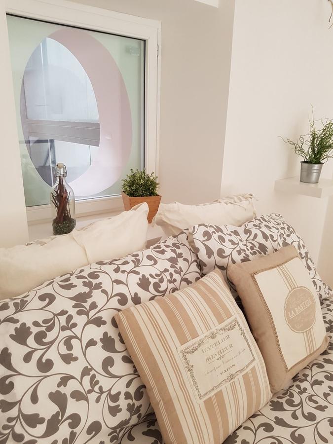 Via Roma Apartment Deluxe Салерно Екстер'єр фото