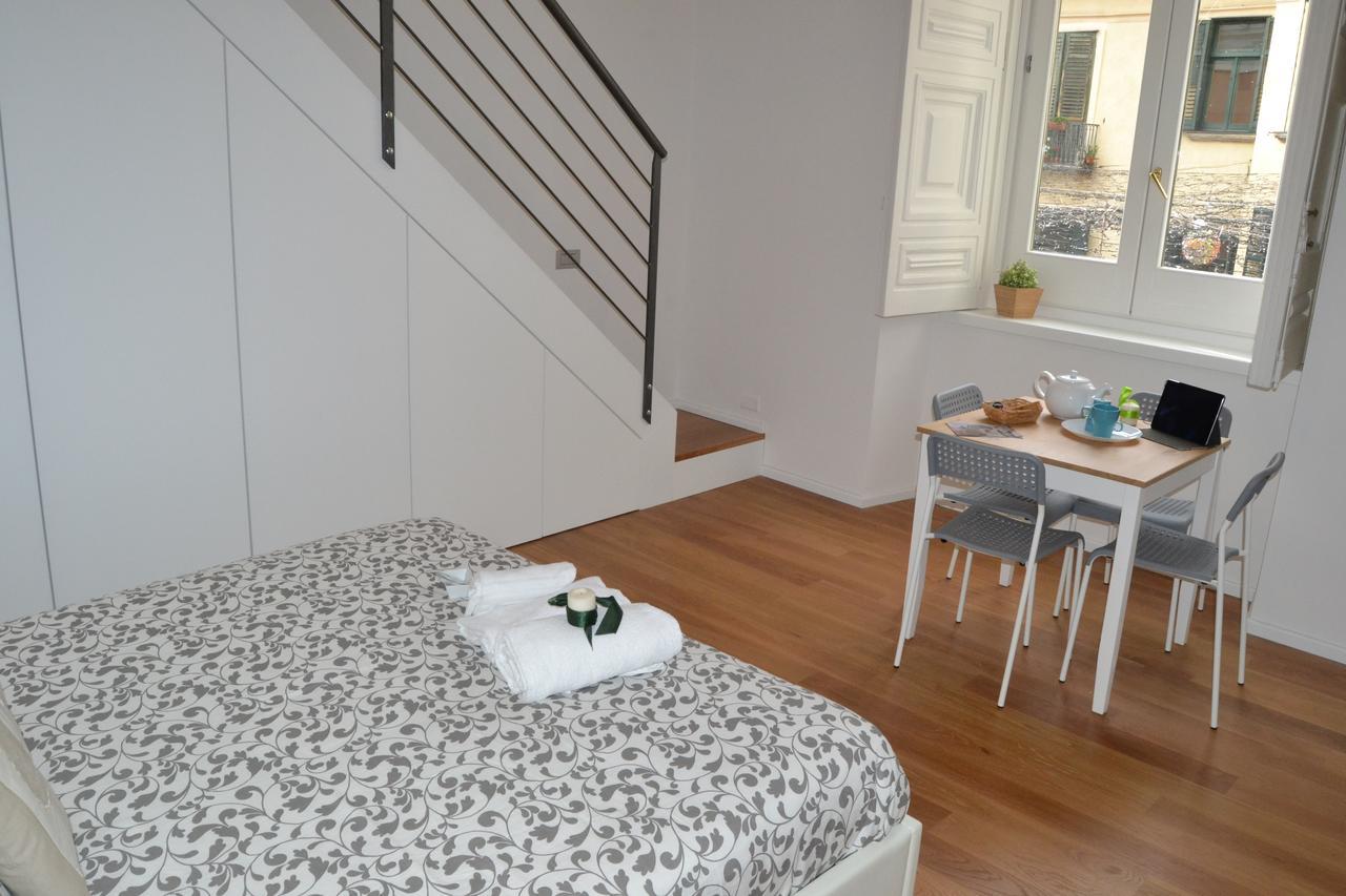 Via Roma Apartment Deluxe Салерно Екстер'єр фото
