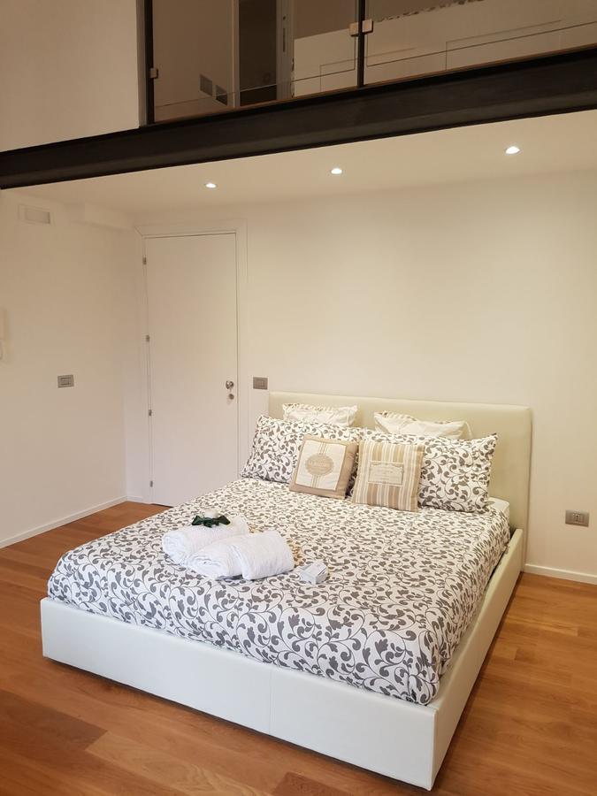 Via Roma Apartment Deluxe Салерно Екстер'єр фото