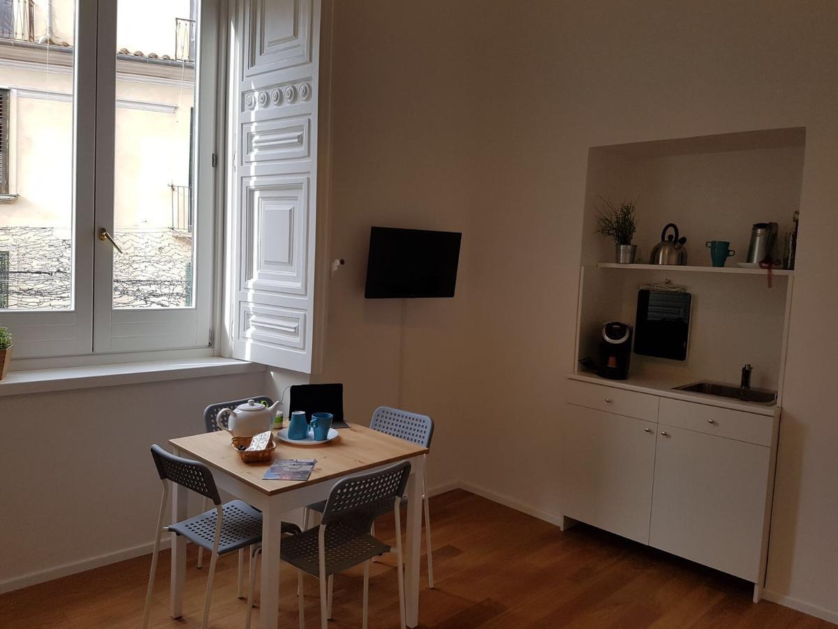 Via Roma Apartment Deluxe Салерно Екстер'єр фото